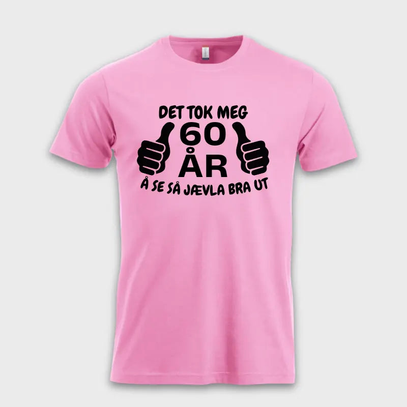 Det tok meg 60 år å se så bra ut rosa